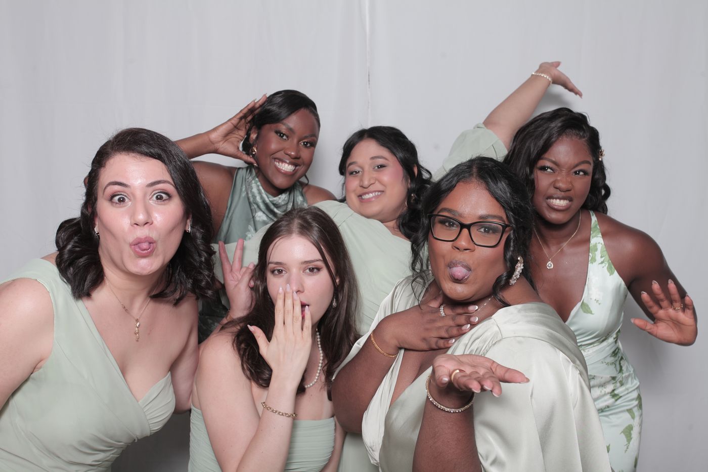 Wedding candid photo, gold and ivory theme